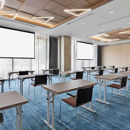 ホテル Courtyard By Marriott 4*