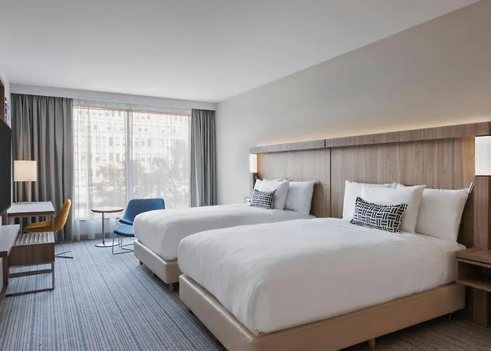 ホテル Courtyard By Marriott 4*