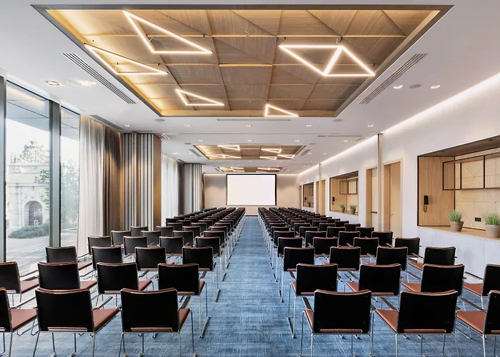 Courtyard By Marriott מלון שצ'צ'ין