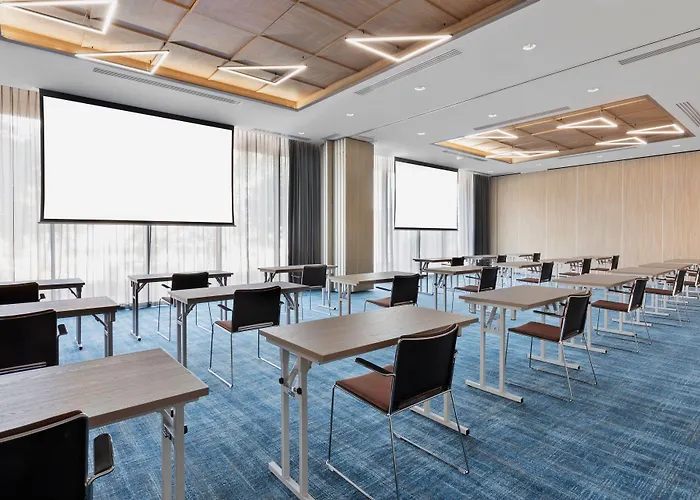 酒店 Courtyard By Marriott 4*